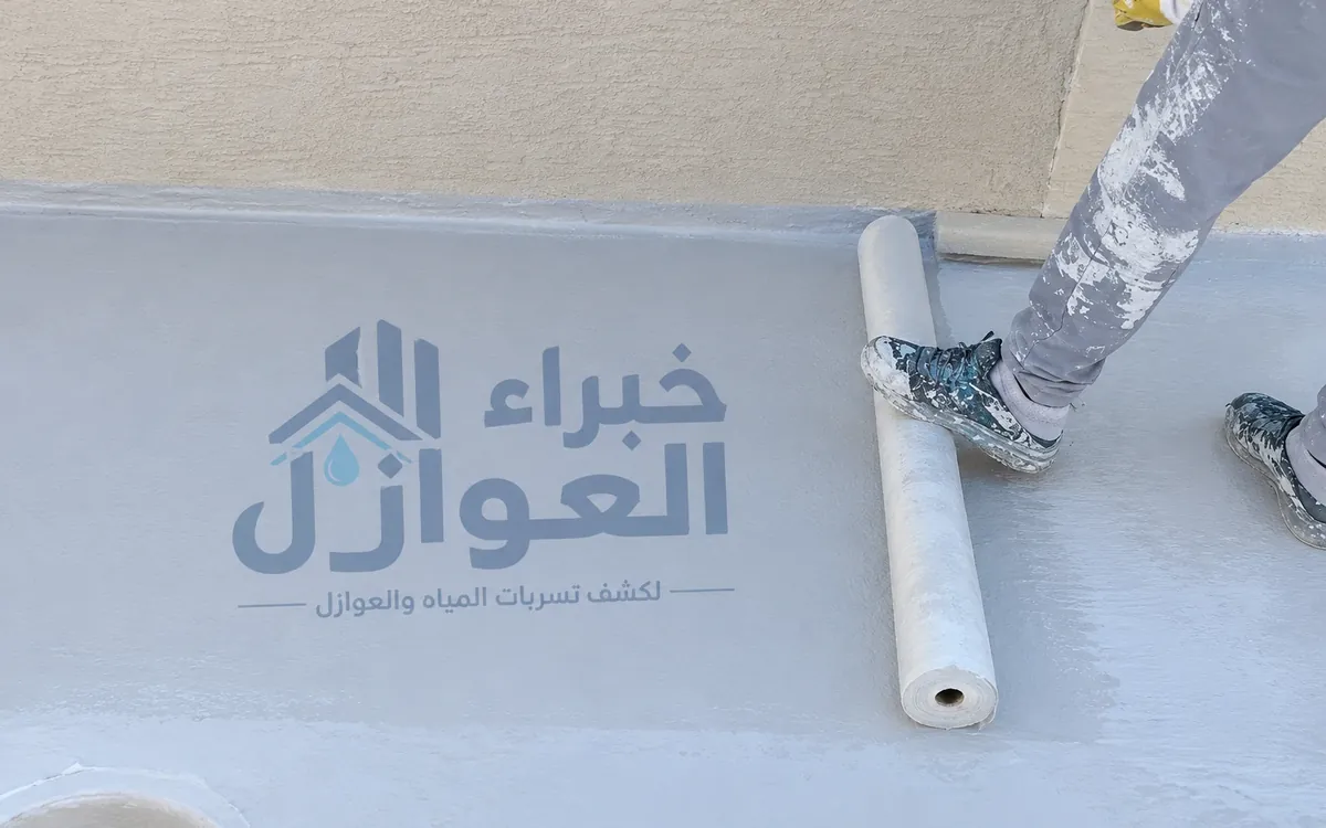 تثبيت رول التقوية على أرضية السطح